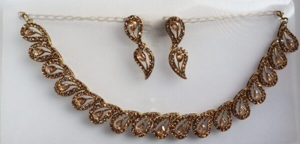 Gold paisley set