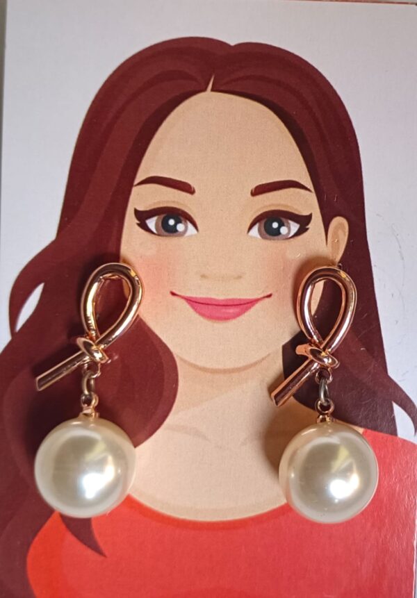 Knot pearl earrings
