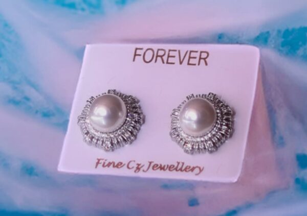 Halo pearl earrings