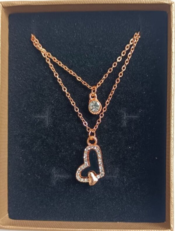 Twisted heart pendant